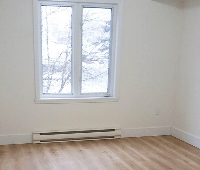 Photo - 969 Regent Street