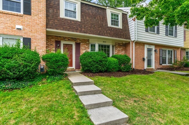 Photo - Comfortable Townhome in a Haymarket Square Community