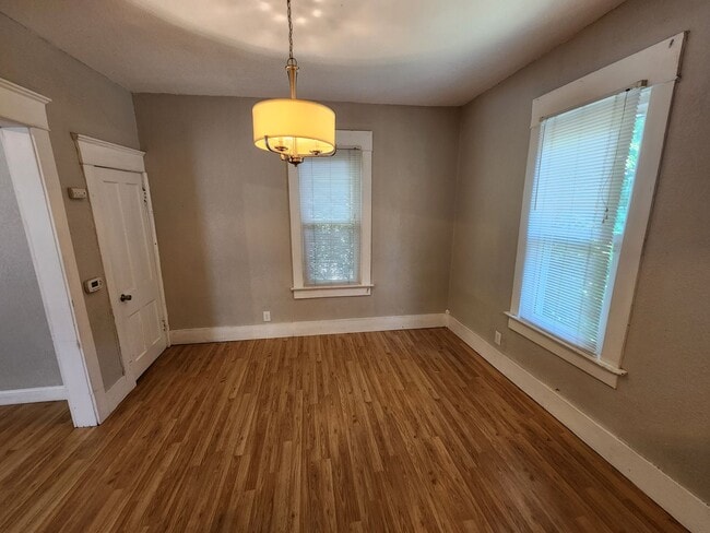 Photo - Furnished 3 Bedroom, 1 Bathroom