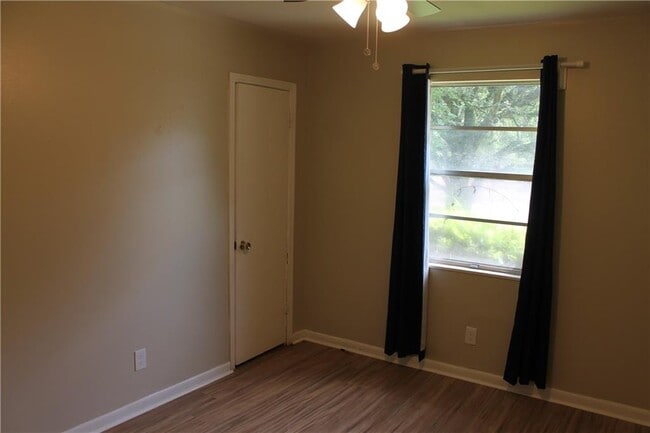 Photo - 1002 Centerwood Dr