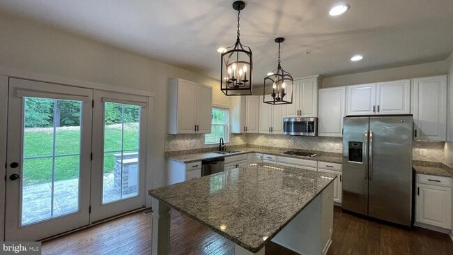 2309 Harmsworth Dr