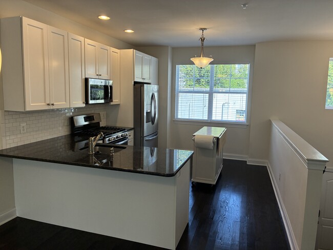 Photo - 605 Apple St