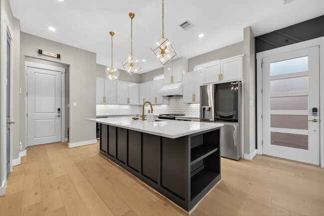 Photo - 4508 Hardy St