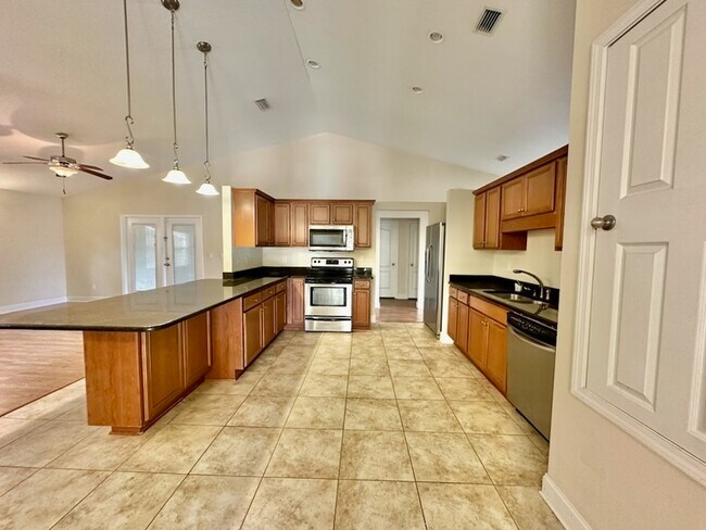 Photo - 123 Trailwood Ln