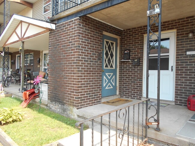 Building Photo - 718 E 18th St Rental