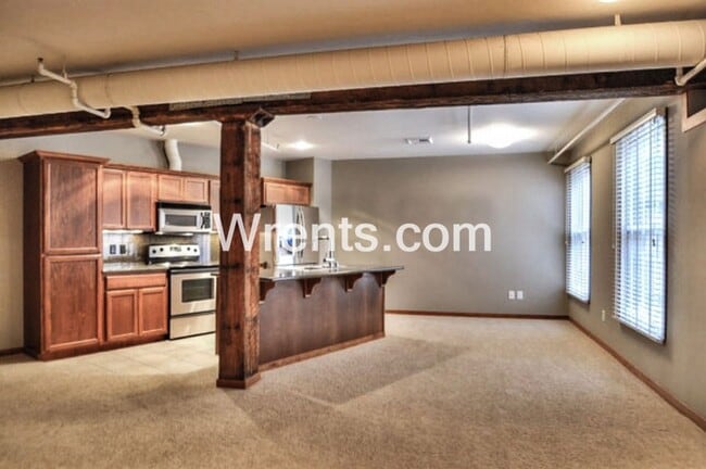 Building Photo - Beautiful Condo in the Heart of Downtown S... Unit 505