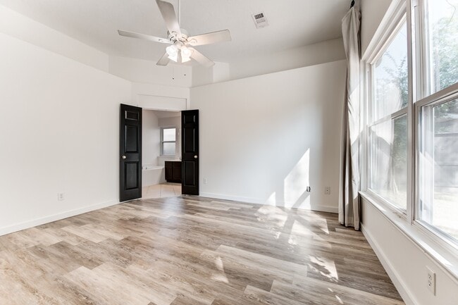 Photo - 31302 Baker Lake Dr