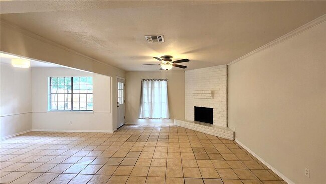 Photo - 2702 Foliage Green Dr