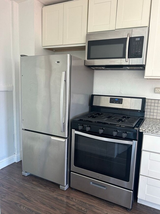 Building Photo - 725 44th St Unit A Rental