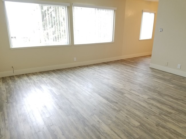 Photo - 1715 Central Apartments