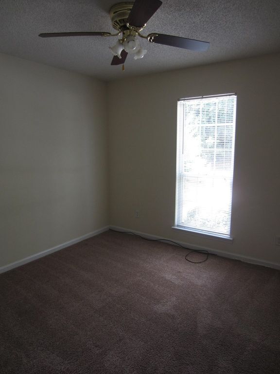 Photo - 1320 Edgewood Dr
