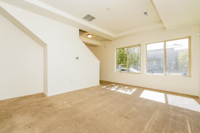 Photo - 20009 Elgin Dr