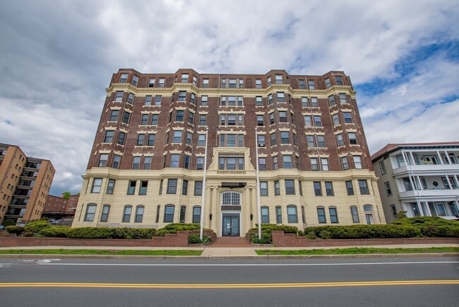 Photo - 285 Lynn Shore Dr Unit 302