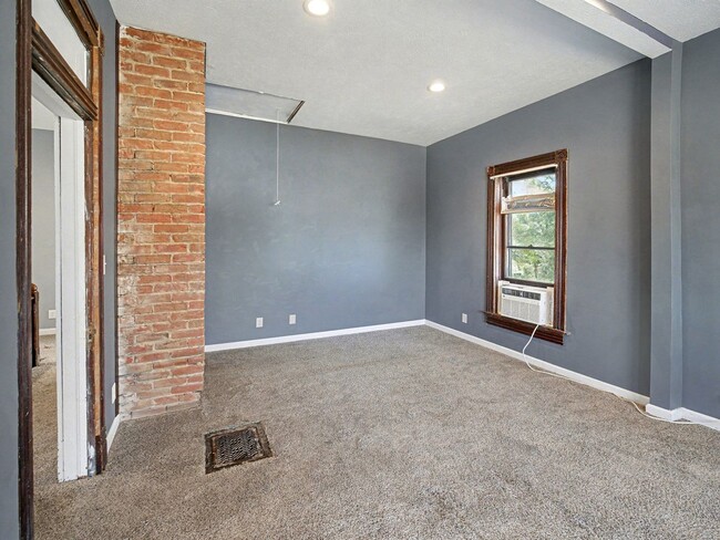 Photo - 6801 Lexington Ave Unit 3