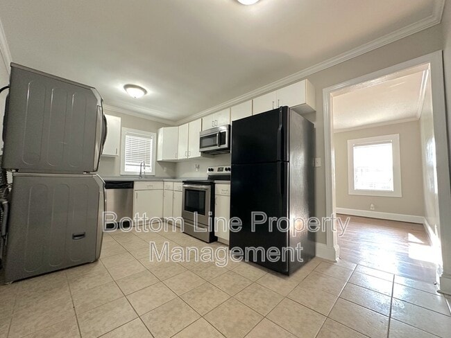 Photo - 1823 Union St