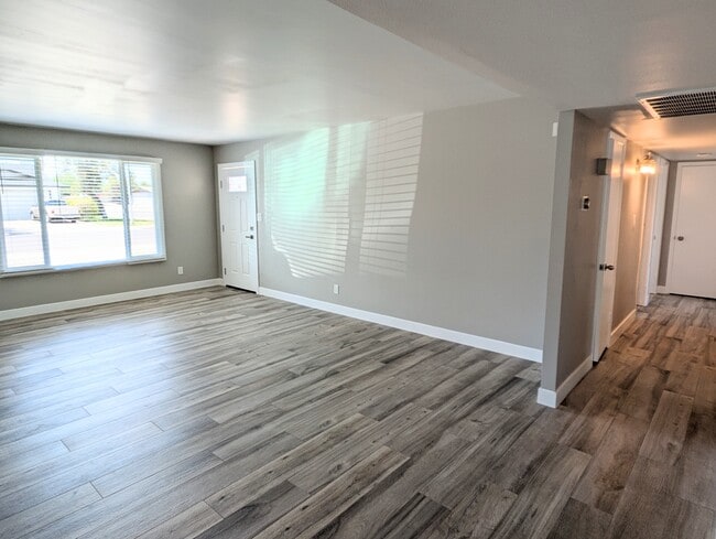 Photo - 1604 E El Parque Dr