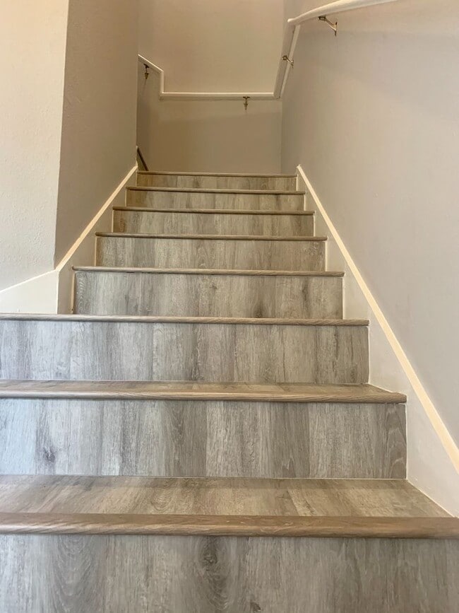 Photo - Spacious 2 bedroom/2 bath Condo with 1 car...