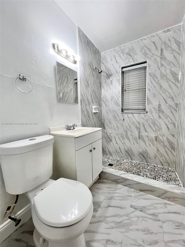 Building Photo - 330 NE 70th St Unit 3 Rental