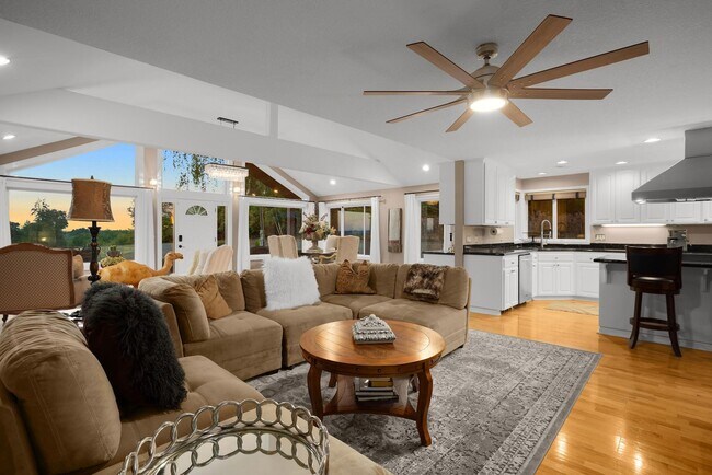 Photo - 3995 SW Lafollett Rd