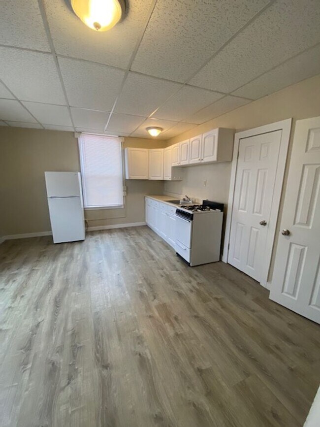 Photo - 1 Bedroom Apartment available Unit 6