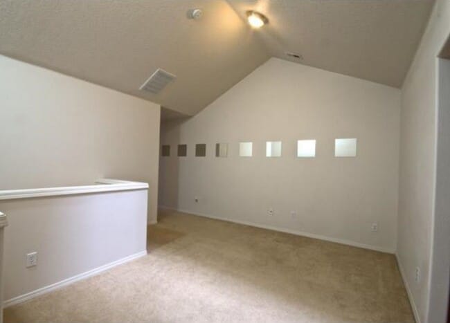 Photo - Corner 2 Bed 2.5 Bath Townhome - Garage and Washer/Dryer + Convenient to Nike, Intel and More!