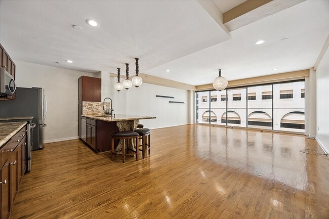 Photo - 917 Main St Condo Unit 1005