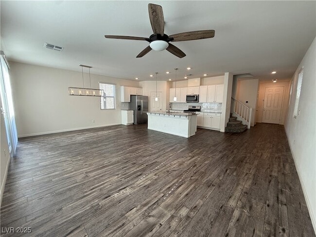 Photo - 8011 Cavazzo Ave