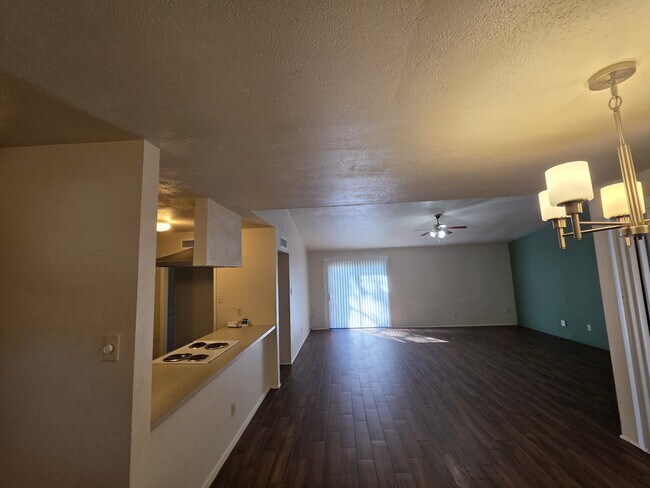 Building Photo - 22735 Millgate Dr