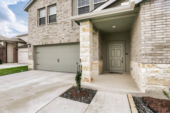 Photo - 1337 Aquilla Dr