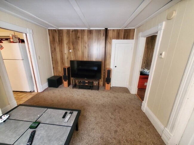 Livingroom - 1029 W Quincy St Unit A