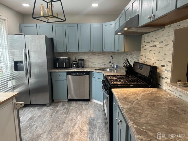 Photo - 10 Albury Way