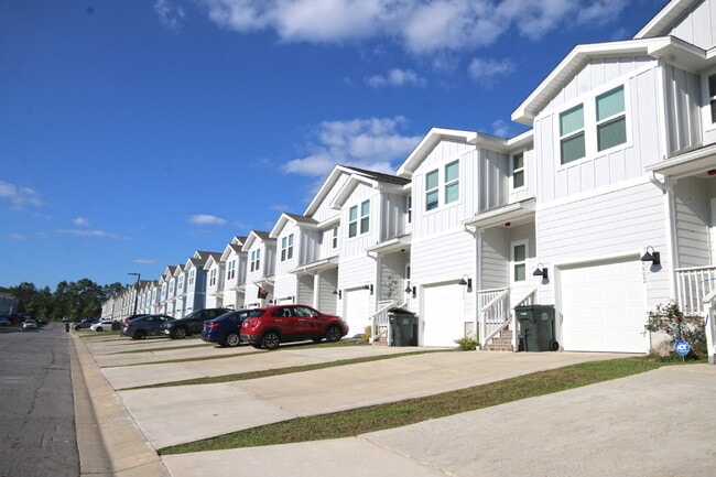 Photo - Nature Creek 3BD Townhome w/ Garage, Pool ...