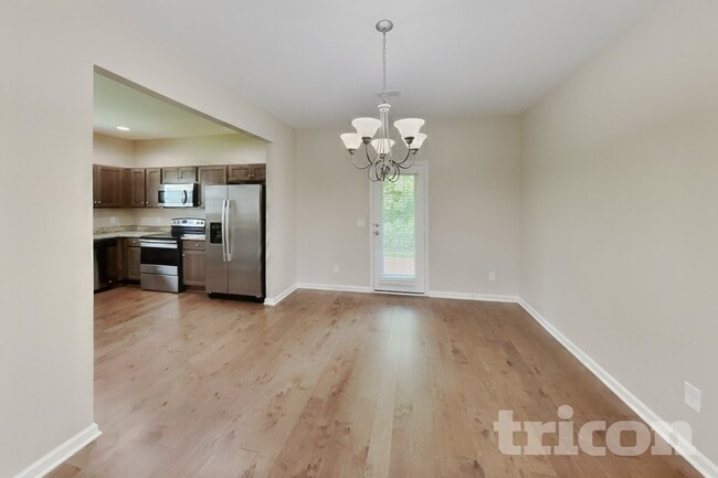 Photo - 925 Beverly Ct