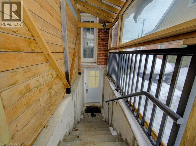 Photo - 569 Stirling Ave S