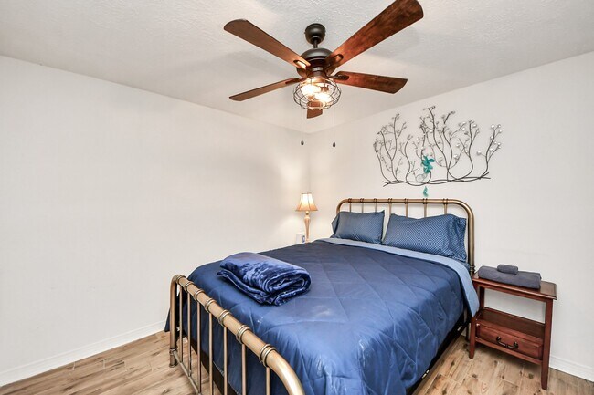 Photo - 15715 Creekhaven Dr