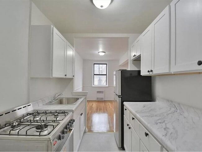 Photo - 2420 Morris Ave Unit 5J