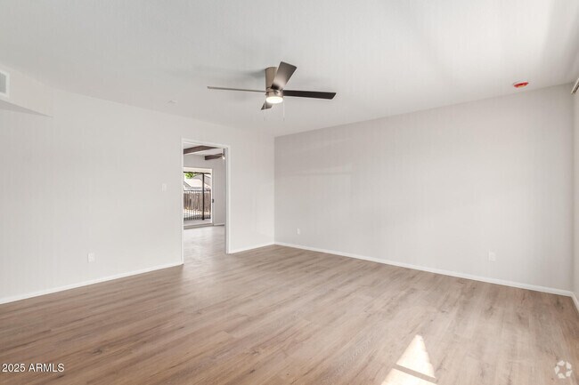Building Photo - 9033 N 15th Dr Rental
