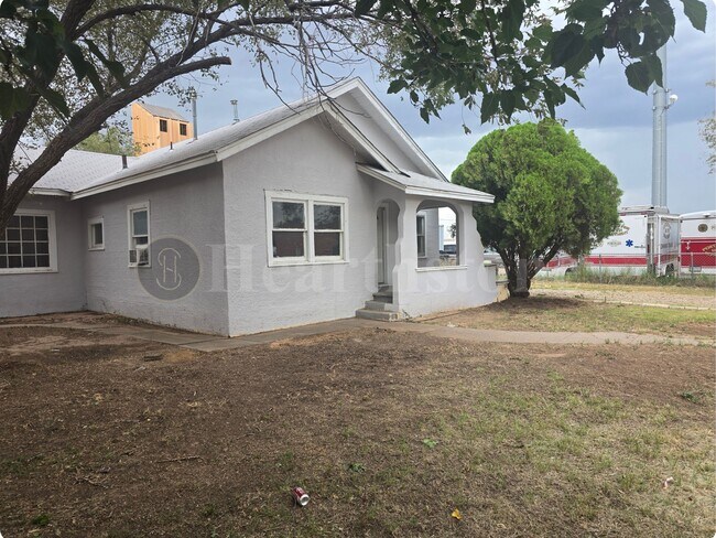 Photo - 312 S Avenue B