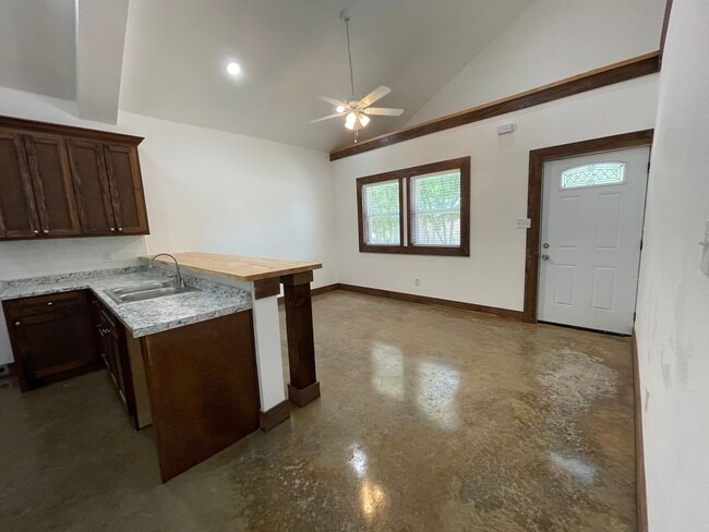 Photo - County Living, 2 bed barndominium