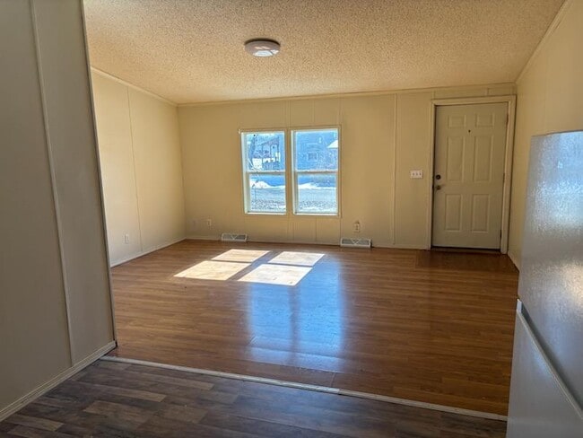 Photo - 823 W Oak St Unit B