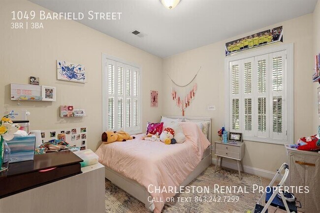 Photo - 1049 Barfield St