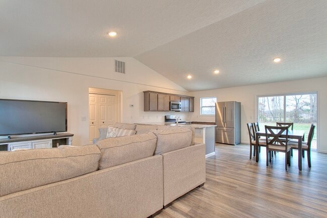 Photo - 120 Cheyenne Dr