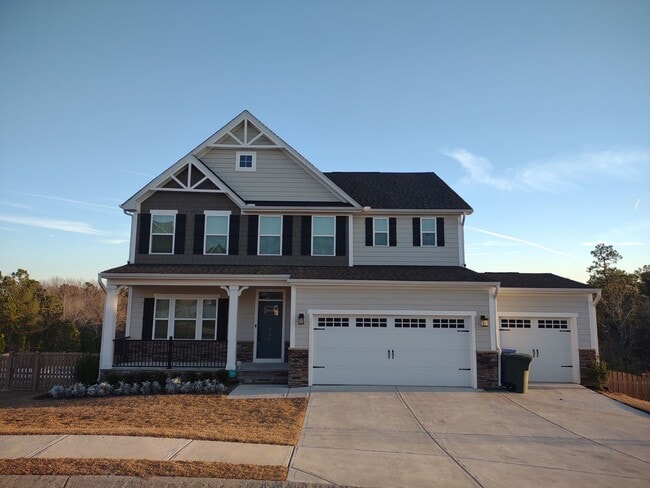 Building Photo - $300 OFF THE FIRST FULL MONTH's RENT!!! Su... Rental