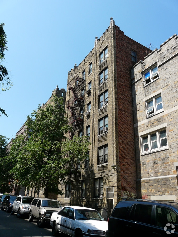 Photo - 2855 Claflin Ave Apartments
