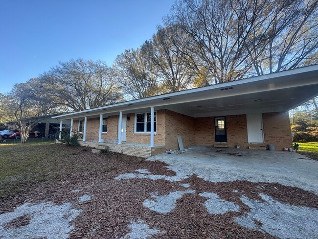 Photo - 136 Geoff Ln