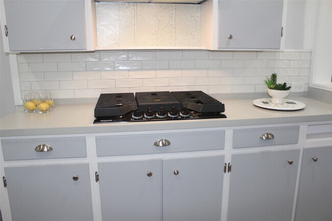 Photo - 710 Fahrenthold St