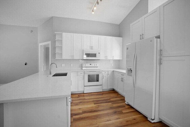 Photo - 6216 Mullin St