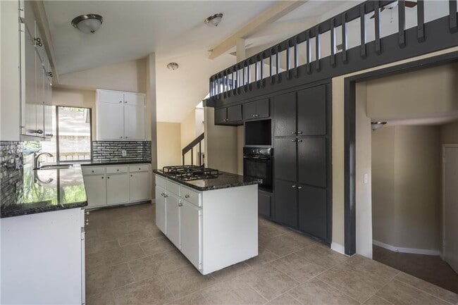 Photo - 535 Enchanted Ln