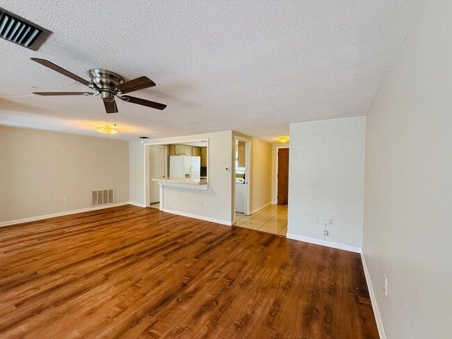 Photo - 7910 Lilac Dr