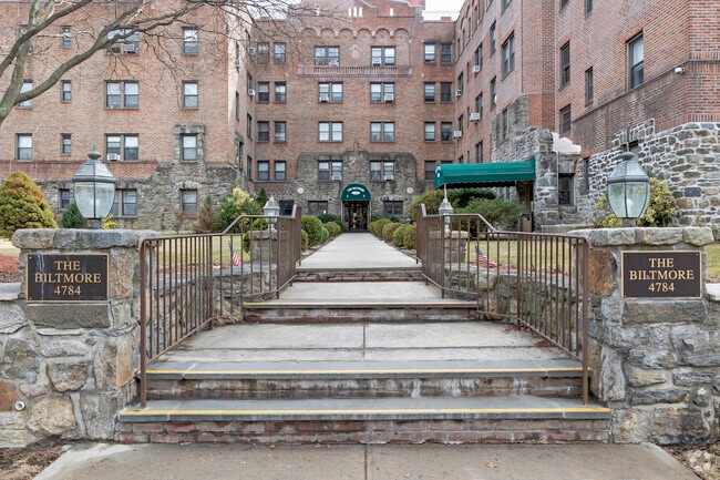 Walkway - The Biltmore